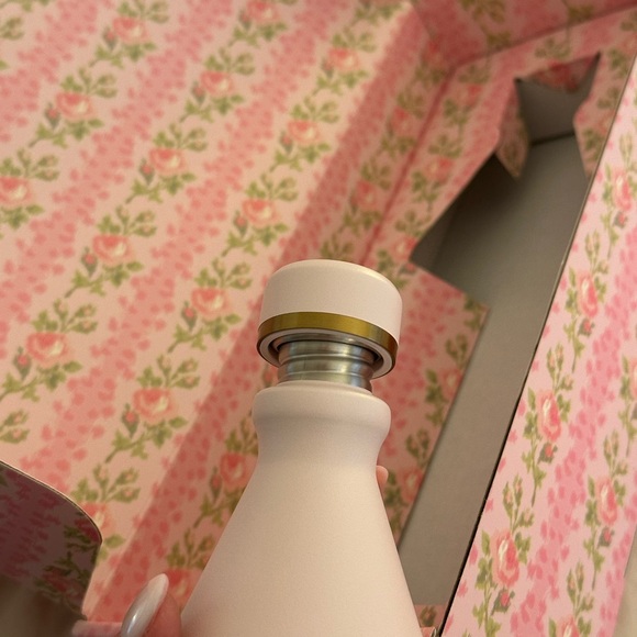 Loveshackfancy x Stanley 20 oz tumblr - Picture 5 of 11